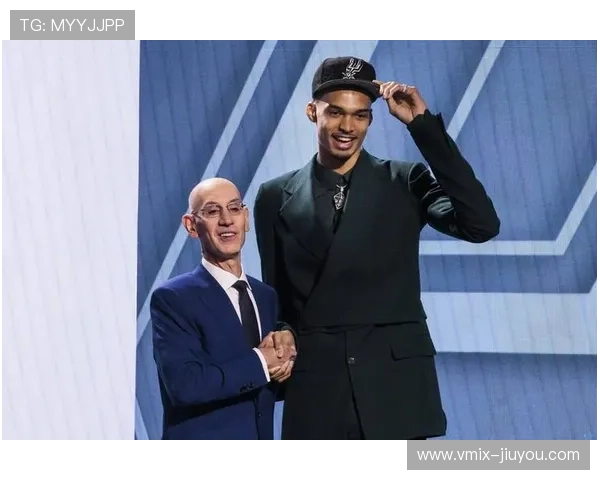 萧华承认博彩合作存漏洞，将加强球员行为监管